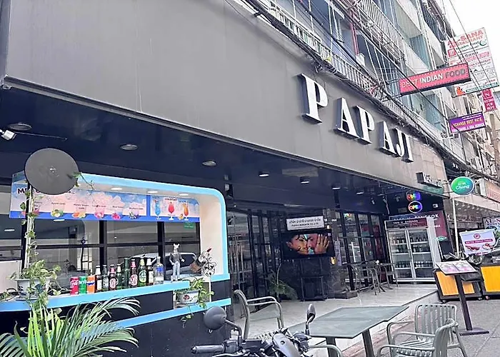 Papa Ji And Restaurant 게스트하우스 방콕